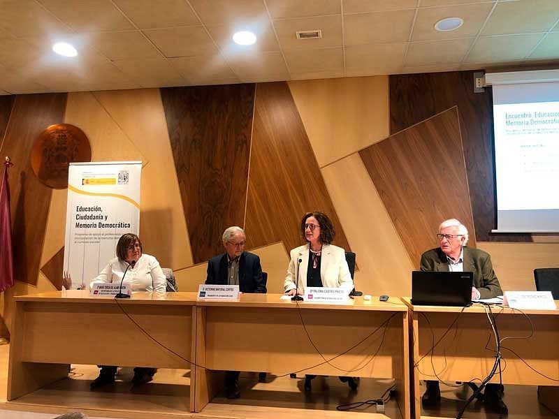 mesa-inaugural-vaalladolid